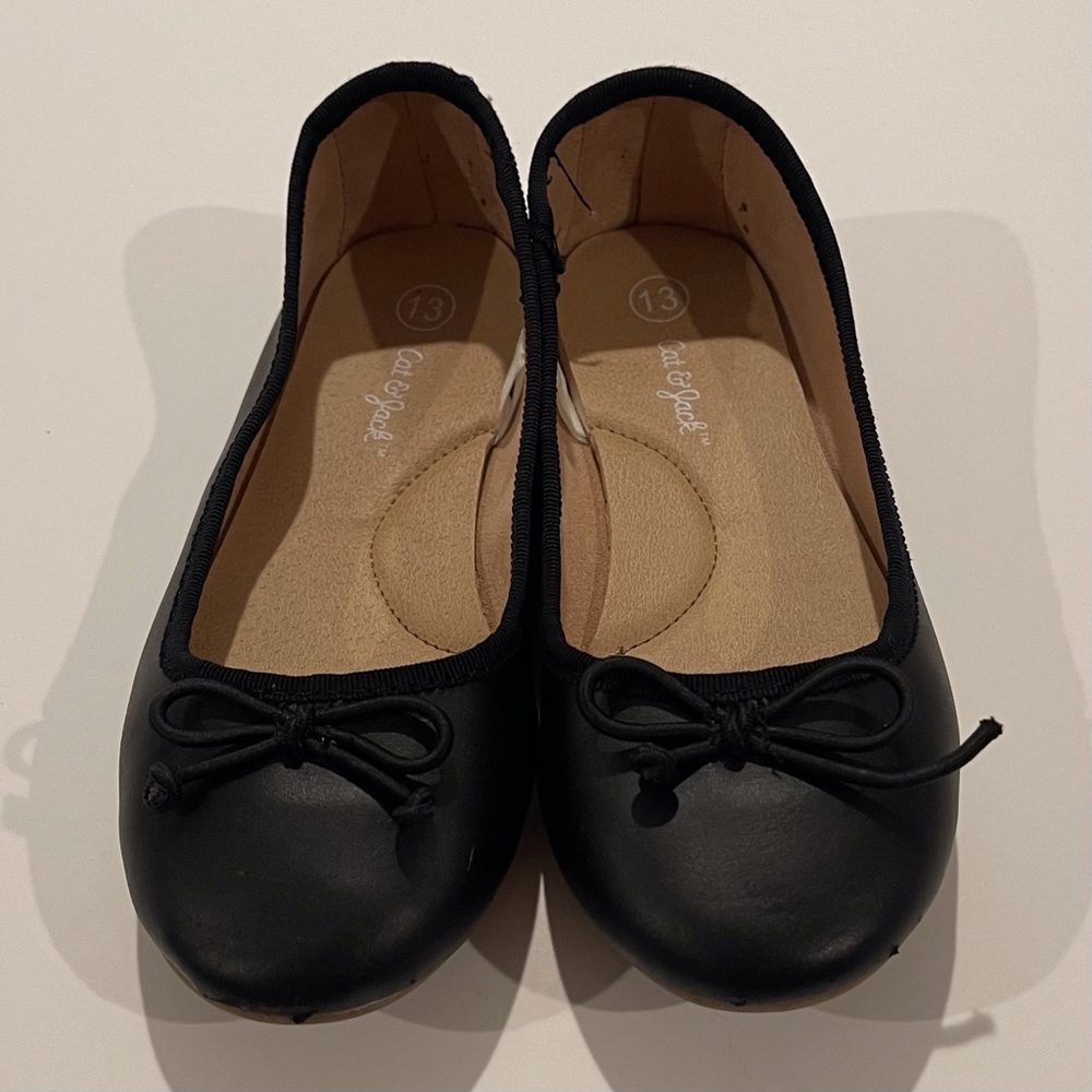 Cat & Jack Girl’s size 13 ballet flats